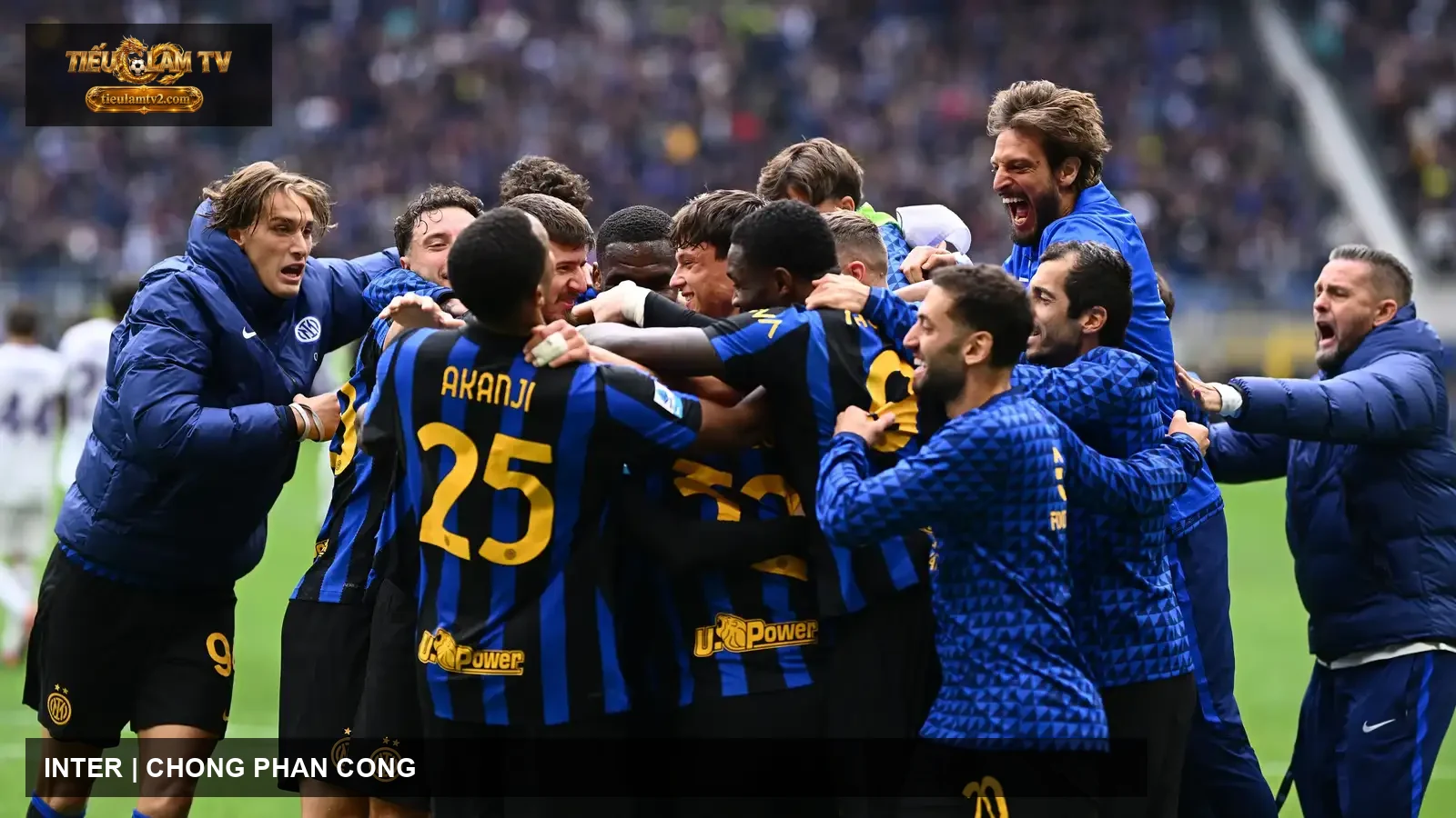 Inter Milan tổ chức tấn công trong trận gặp Fiorentina