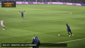 Manchester City trong một pha tranh chấp